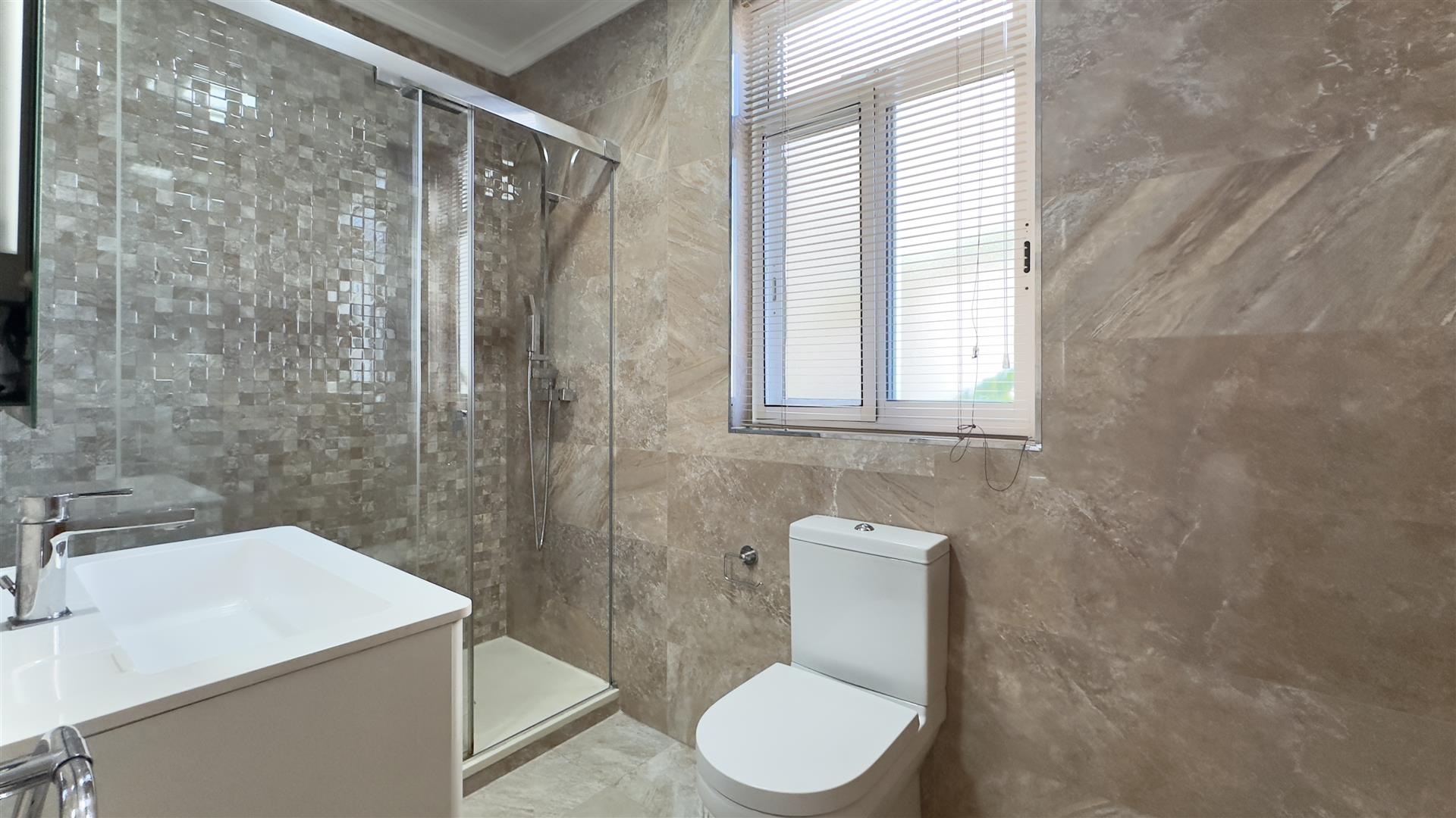 Image of Apartment - 2 Bedrooms - 1 Bathrooms for Sale in Gardiner's Road-Gibraltar, Image 11